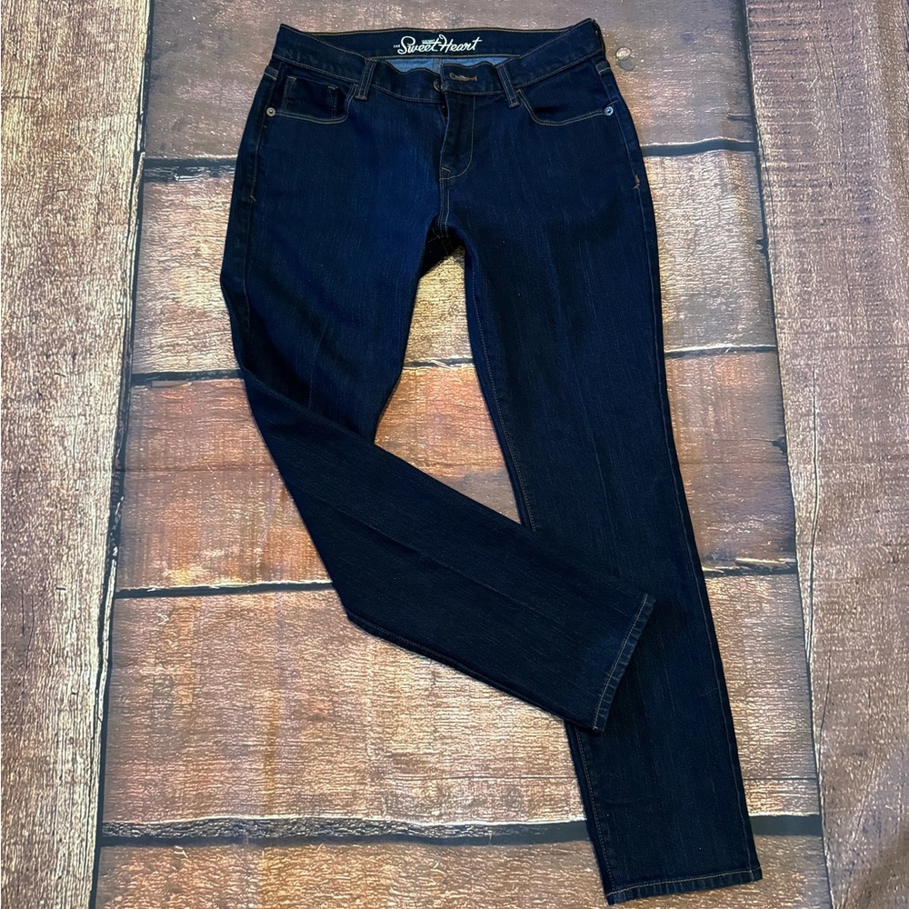 Old Navy Sweetheart skinny jeans. Ladies 6 short